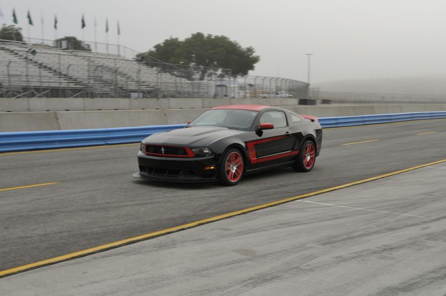  Ford Mustang Boss 302 Laguna Seca 2010 года  (фото 97 из 132)